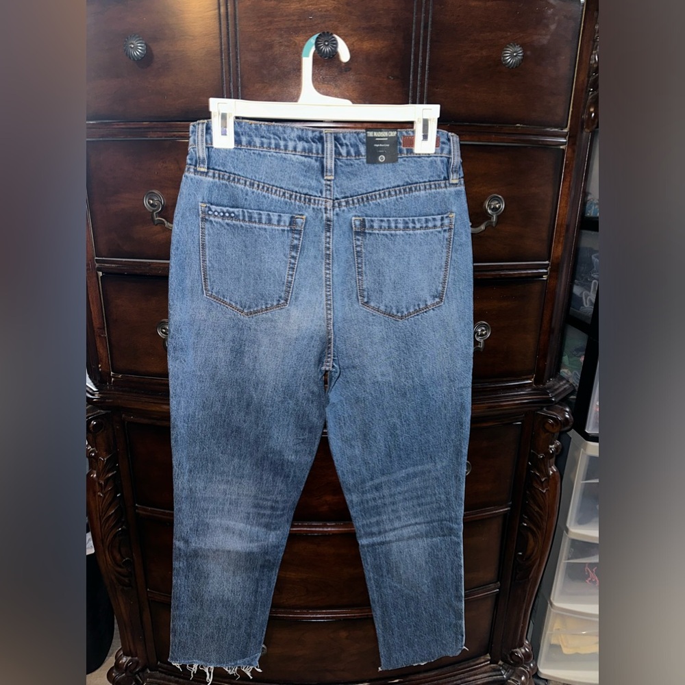 NWT BLANKNYC MADISON CROP HIGH RISE JEANS.